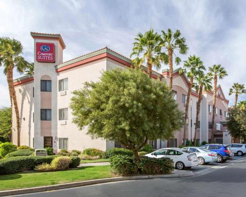 Фотография гостиницы Comfort Suites Palm Desert I-10