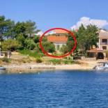 Фотография гостевого дома Seaside holiday house Jakisnica, Pag - 4078