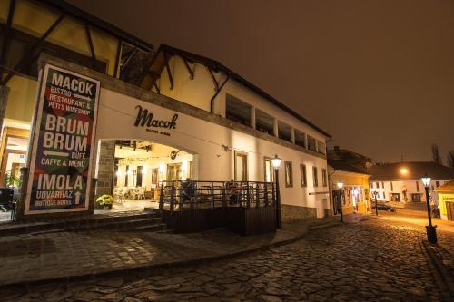 Фотография гостиницы Imola Udvarház Dessert Hotel