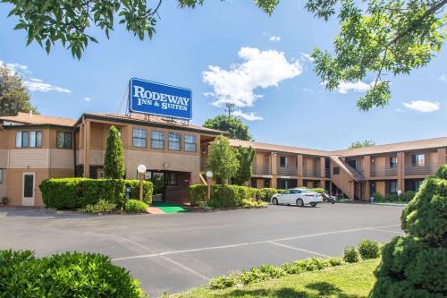 Фотография гостиницы Rodeway Inn & Suites Branford - Guilford