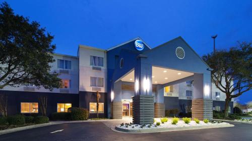 Фотография гостиницы Best Western LSU/Medical Corridor Inn & Suites