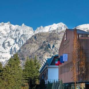 Фотографии гостиницы 
            Le Massif Hotel & Lodge Courmayeur The Leading Hotels of the World