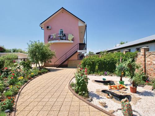 Фотографии базы отдыха
Карина