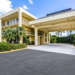 Фотография гостиницы Quality Inn Palm Beach International Airport