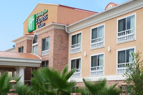 Фотография гостиницы Holiday Inn Express & Suites Alexandria, an IHG Hotel