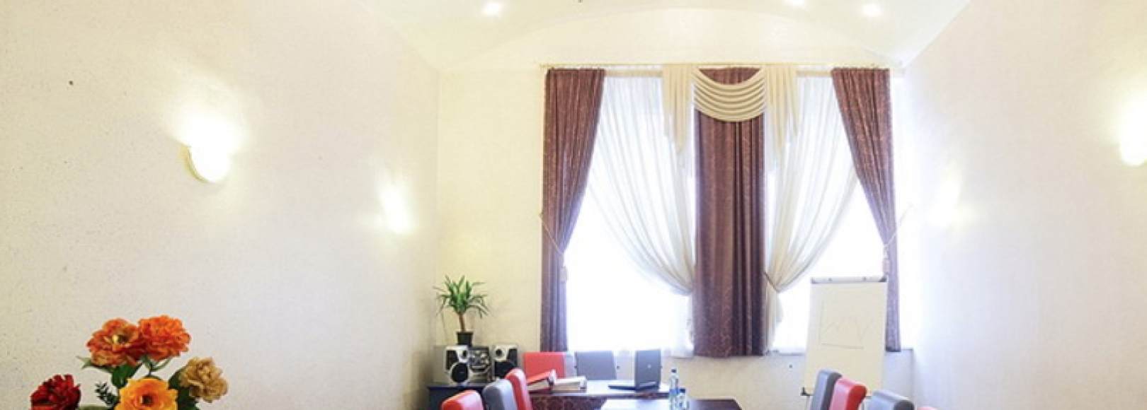 Фотография комнаты для переговоров У фонтана