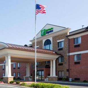 Фотографии гостиницы 
            Holiday Inn Express Sheboygan-Kohler / I-43, an IHG Hotel