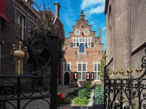 Фотография гостевого дома Group accommodation in beautiful historical building in Enkhuizen town centre