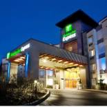 Фотография гостиницы Holiday Inn Express & Suites Langley, an IHG Hotel