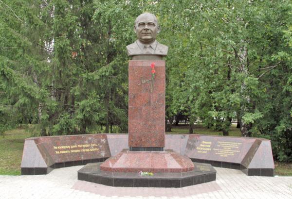 Фотография памятника Памятник Н.В. Лемаеву