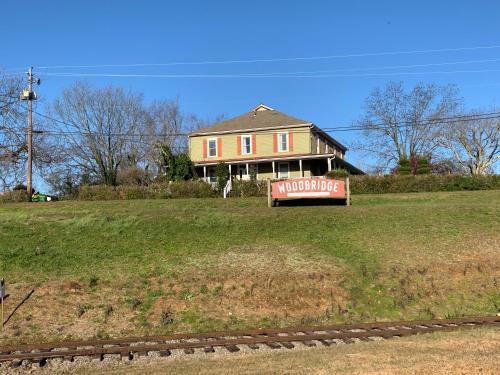 Фотографии гостиницы
Woodbridge Inn