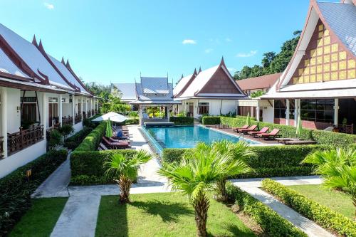 Фотографии гостиницы 
            Bhu Tarn Koh Chang Resort & Spa