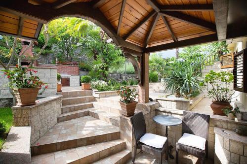 Фотография гостевого дома Apartments with a parking space Opatija - 7861