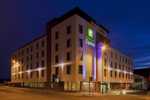 Фотография гостиницы Holiday Inn Express Cheltenham Town Centre, an IHG Hotel