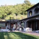 Фотография гостевого дома Cozy Holiday Home in Valtopina Italy with Private Pool