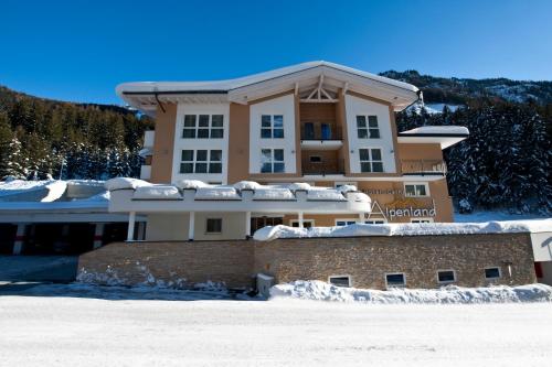 Фотографии гостиницы 
            Hotel Garni Alpenland