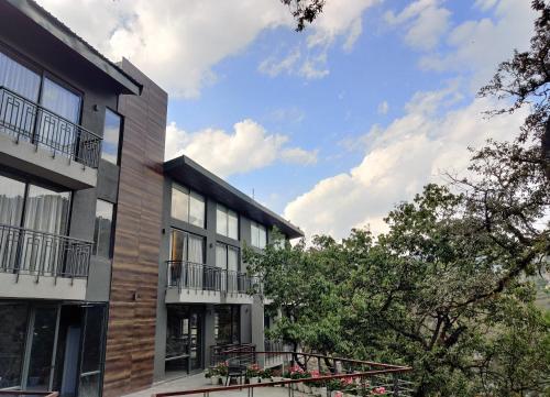 Фотография гостиницы The Rosefinch Sarovar Portico