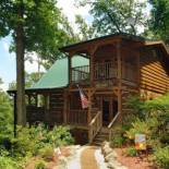 Фотография гостевого дома Serenity Creek Cabin