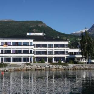 Фотографии гостиницы 
            Innvik Fjordhotell