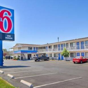 Фотографии гостиницы 
            Motel 6-Fresno, CA - Blackstone North