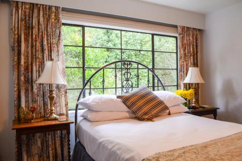 Фотография мини отеля Mine and Farm, The Inn at Guerneville, CA