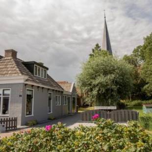 Фотографии гостевого дома 
            Vakantiehuisje Smoek Holwerd, aan de Waddenzee