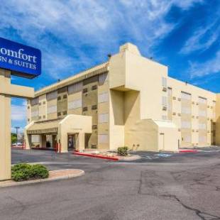 Фотографии гостиницы 
            Comfort Inn & Suites Albuquerque Downtown