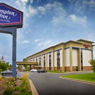 Фотографии гостиницы 
            Hampton Inn Appleton-Fox River Mall Area