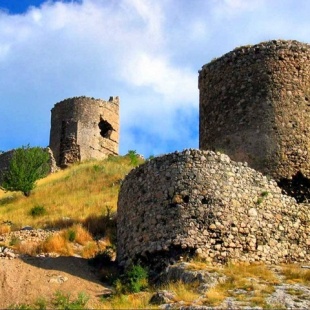 Фотография достопримечательности Крепость Чембало в Балаклаве