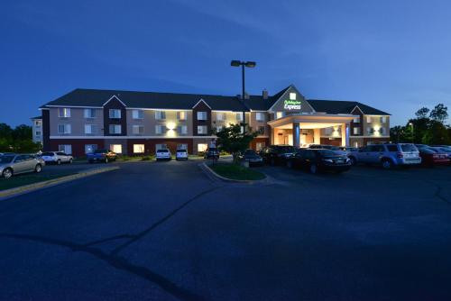 Фотография гостиницы Holiday Inn Express St. Paul South - Inver Grove Heights, an IHG Hotel
