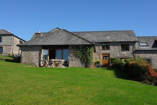 Фотография гостевого дома Blackness Barn - Spacious Family Home with River Views,