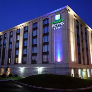 Фотографии гостиницы 
            Holiday Inn & Suites Montreal Airport