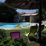 Фотография гостевого дома Les Lavandes le petit mazet privee avec la piscine privee