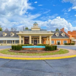 Фотография гостиницы Quality Inn Radford-West Blacksburg I-81