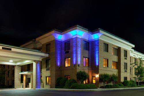 Фотография гостиницы Holiday Inn Express Hotel & Suites Columbia-I-20 at Clemson Road, an IHG Hotel