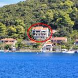 Фотография гостевого дома Apartments by the sea Zrnovska Banja, Korcula - 4443