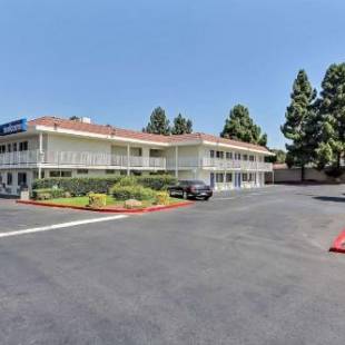 Фотографии гостиницы 
            Motel 6-San Jose, CA - South