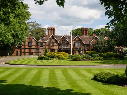 Фотография гостиницы Macdonald Alveston Manor Hotel & Spa