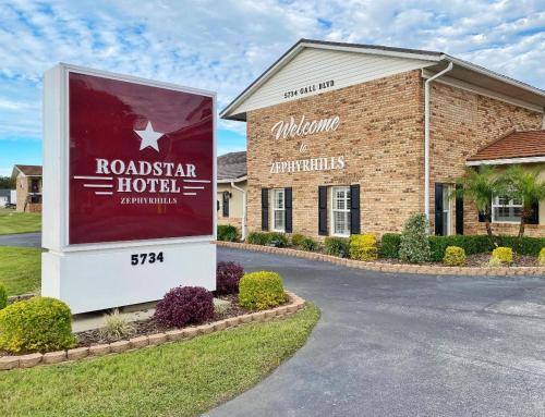 Фотографии гостиницы 
            Roadstar Hotel Zephyrhills