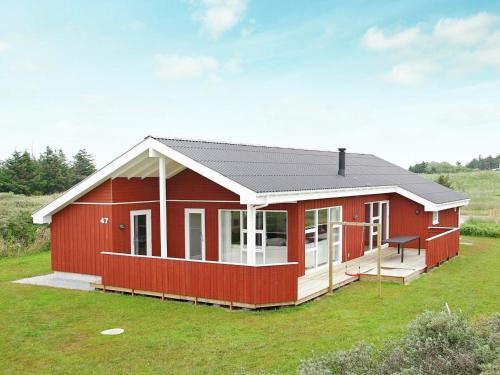 Фотография гостевого дома Three-Bedroom Holiday home in Hirtshals 3