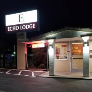 Фотографии мотеля 
            Echo Lodge
