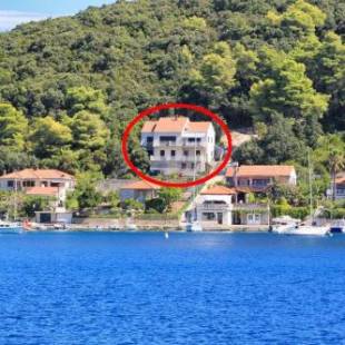 Фотографии гостевого дома 
            Apartments by the sea Zrnovska Banja, Korcula - 4443