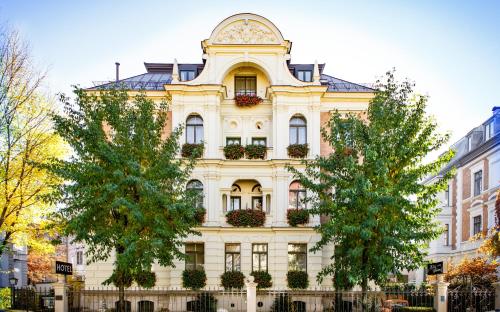 Фотографии гостиницы 
            Hotel Uhland