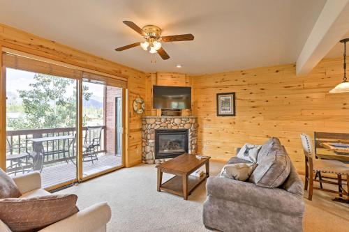 Фотографии гостевого дома 
            Grand Lake Condo-7 Miles to Rocky Mtn Natl Park!