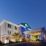 Фотография гостиницы Holiday Inn Express Hotel & Suites Lancaster-Lititz, an IHG Hotel