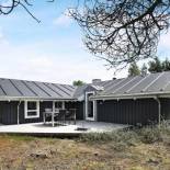 Фотография гостевого дома Four-Bedroom Holiday home in Ålbæk 6