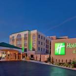 Фотография гостиницы Holiday Inn Hotel & Suites Springfield, an IHG Hotel