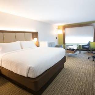 Фотографии гостиницы 
            Holiday Inn Express & Suites Nashville North - Springfield, an IHG Hotel