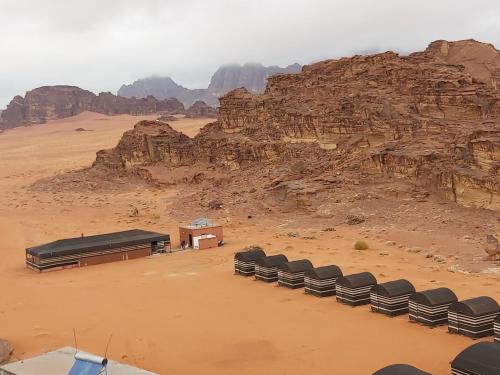 Фотографии базы отдыха 
            Wadi Rum Desert Adventures