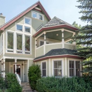 Фотография гостевого дома Legacy House by Alpine Lodging Telluride